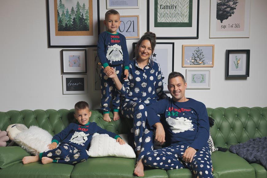 Novogodišnje pidžame - neizostavan detalj prazničnih slika