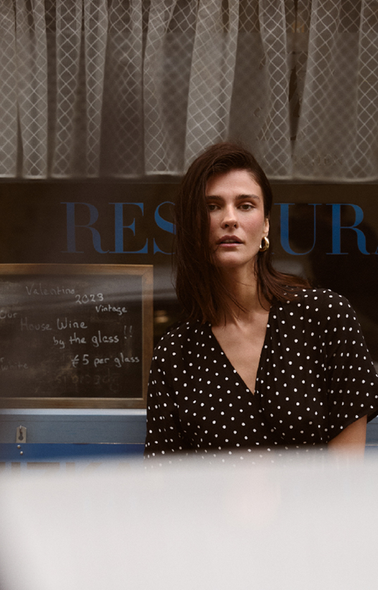 Haljina crna tufnasta